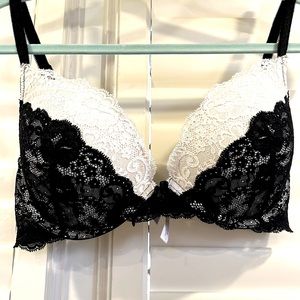 Victoria’s Secret Dream Angels Plunge 36D padded plunge uplift lace bra
